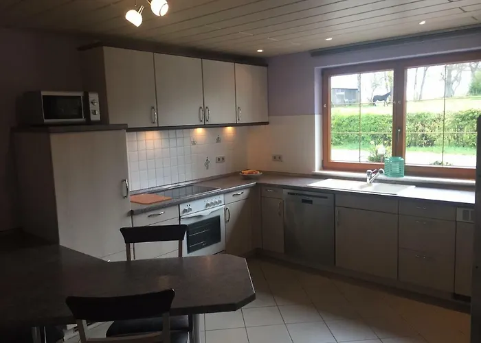 בית נופש Eifelferienhaus Pruem *