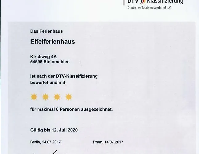 בית נופש Eifelferienhaus Pruem *